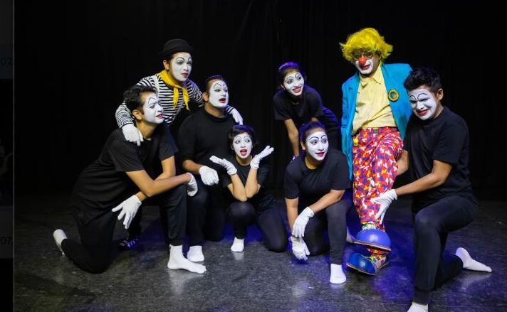 emoticons-theatre-gallery-07